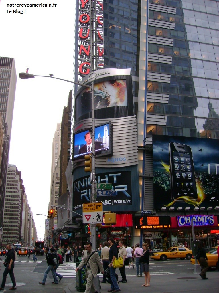 42e-angle-Broadway-Times-Sq_-768x1024