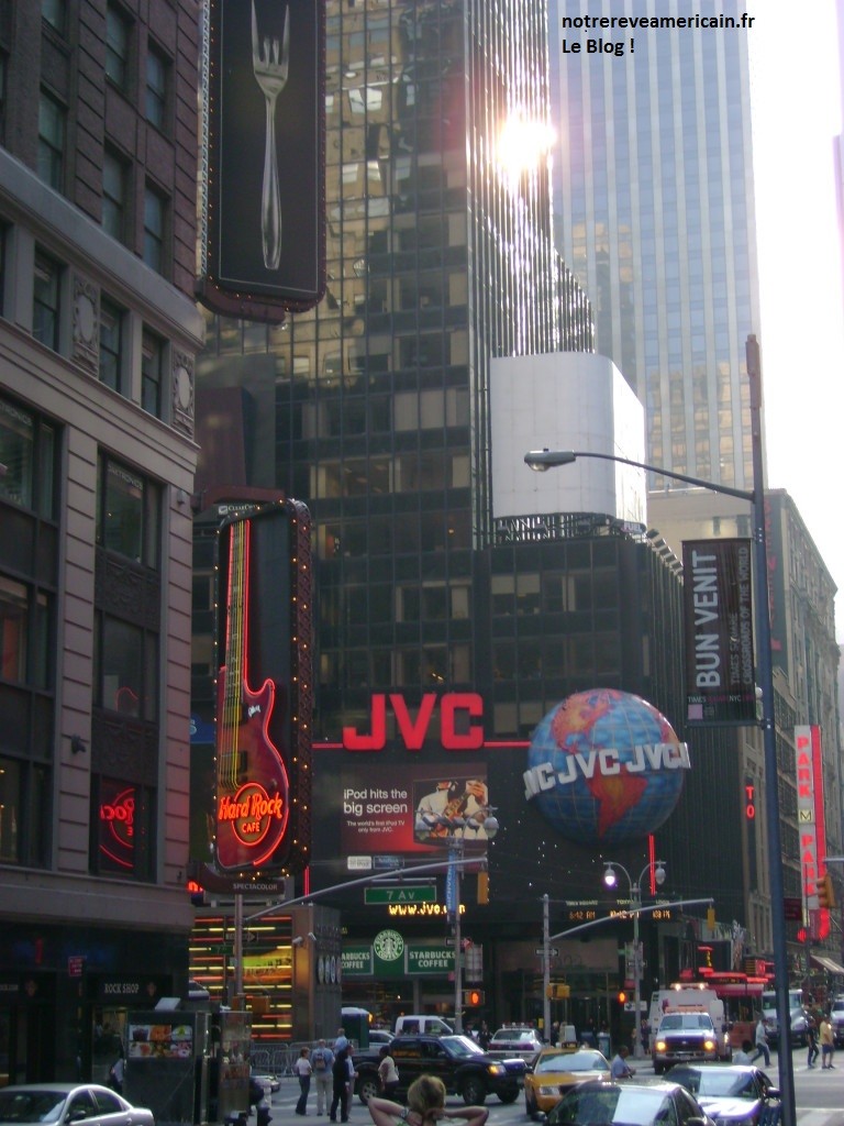 43e-angle-Broadway-Times-Sq_-768x1024