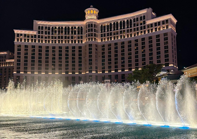 Bellagio Fountains in Las Vegas at night